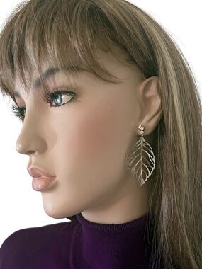 Hand Crafted Rhinestone Stud Earring with Drop Leaf Pendants Silver Tone